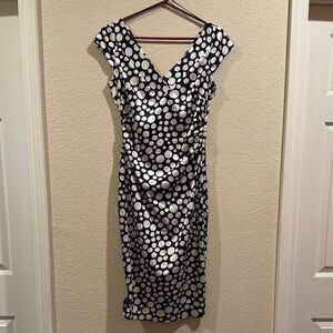 Maggy London Black and White Sheath Dress V-Neck Cap Sleeve